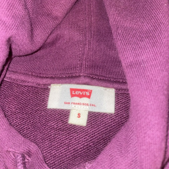 Levi’s women’s purple hoodie. Size small but fits a little bit tighter. - Picture 2 of 3